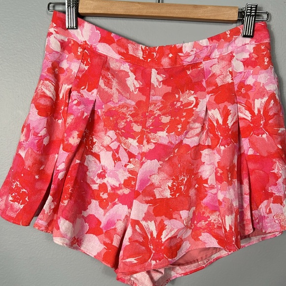 Do + Be Floral Pleated Short size M - Picture 7 of 12